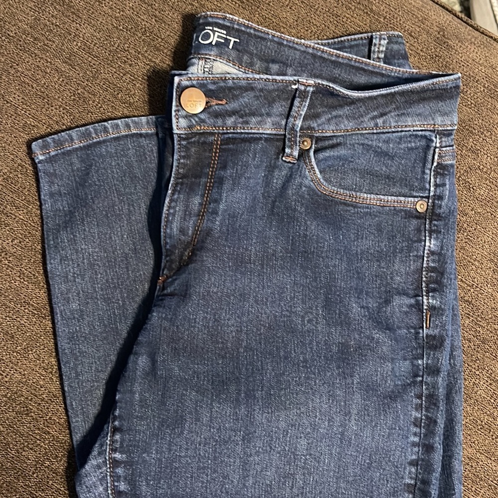 EUC- Loft Curvy Skinny Jean Size 10/30